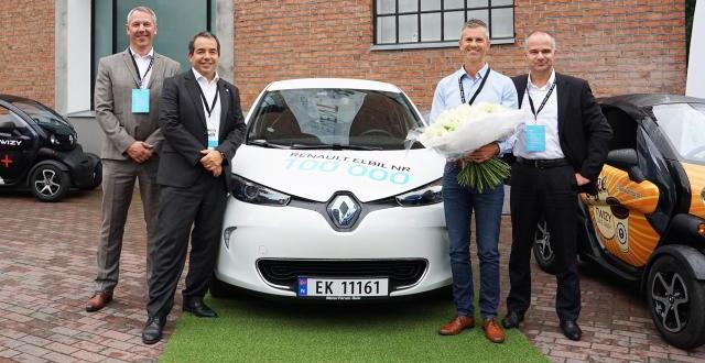 100 Bininci Elektrikli Otomobil Sahibine Teslim Edildi!