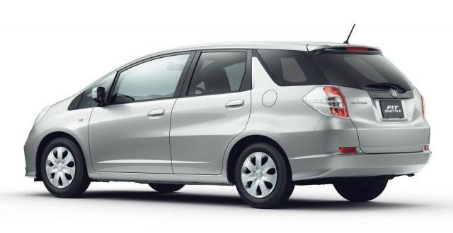 2014 Honda Jazz Shuttle, hibrit motor ve modern iç tasarımıyla B segmentinde güçlü seçenek sunuyor.