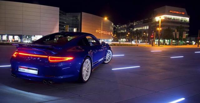 Porsche 911: Facebook Hayranlarına Özel Sürpriz Model