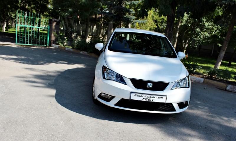 Seat Ibiza 1.4 Style, ekonomik motoru ve şık tasarımıyla şehir içi sürüşte konfor ve verimlilik sunuyor.