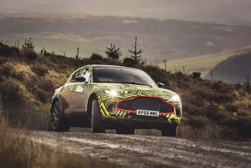 Aston Martin’in İlk SUV’u Kamuflajlı Olarak Yakalandı