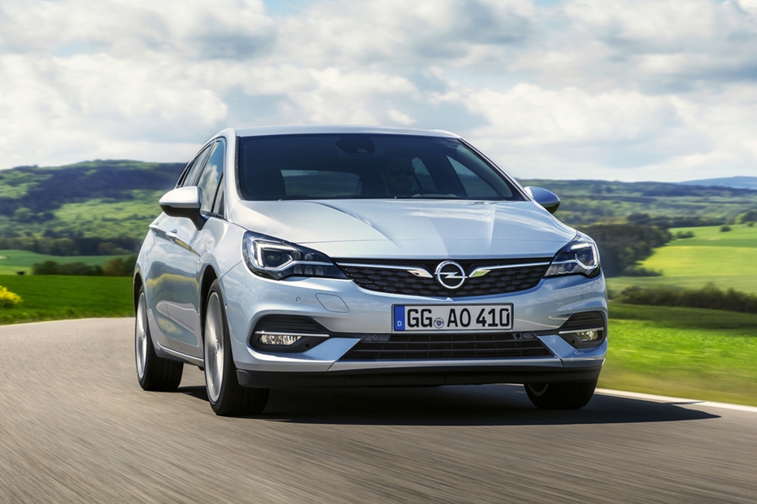 Yeni Opel Astra HB önden görünüm