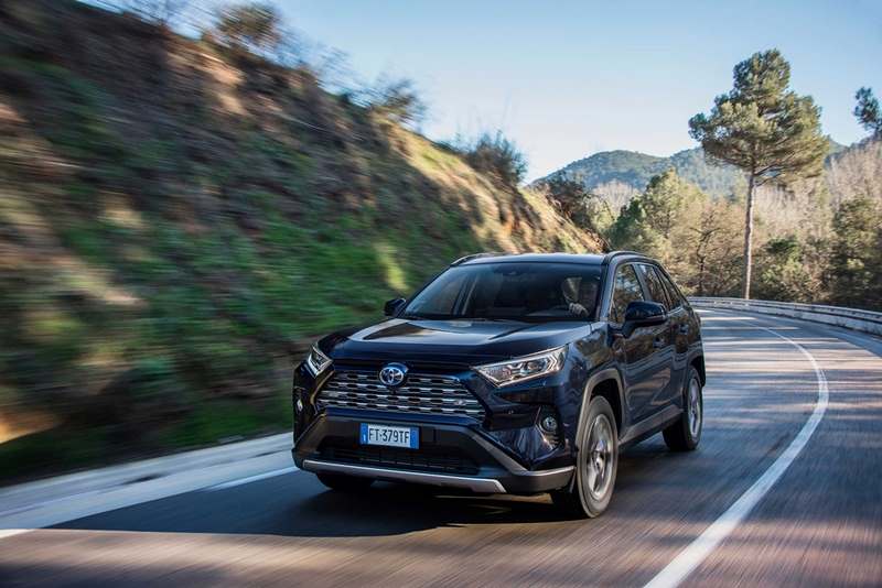 Toyota RAV4 Güvenlik Testlerinde Zirvede Yer Aldı