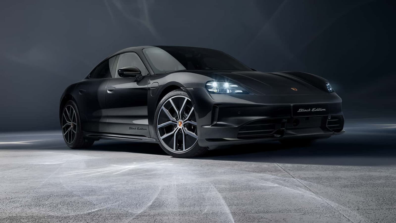 Porsche Taycan Black Edition: Porsche’nin Yavaşlayan EV Satışlarına Yeni Cevabı