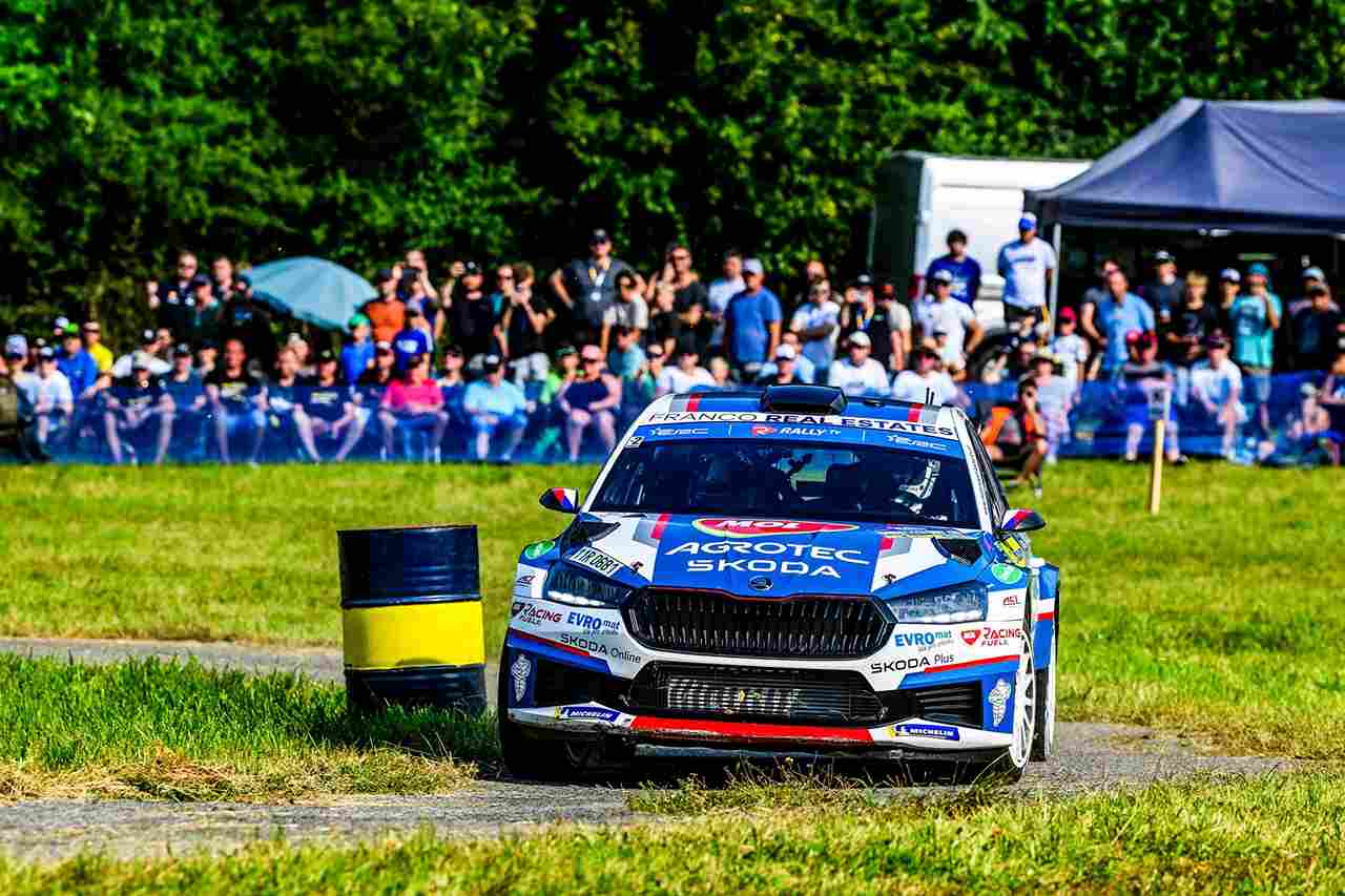 ERC Barum Czech Rally Zlín 2025: Jan Kopecký Liderlik Koltuğunda Final Gününe Giriyor