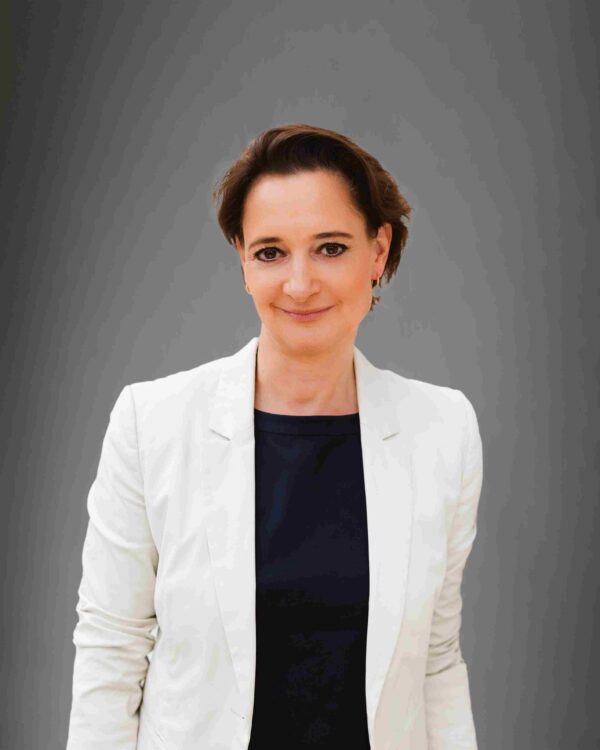 Katrin Adt, Dacia’nın Yeni CEO’su Oldu: Elektrikli Gelecek İçin Güçlü Liderlik