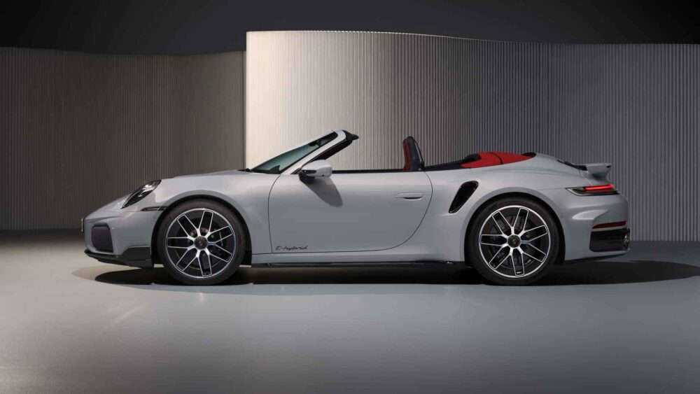 2026 Porsche 911 Turbo S: 701 HP, 2.4 sn’de 100 km/s ve Nürburgring Rekoru