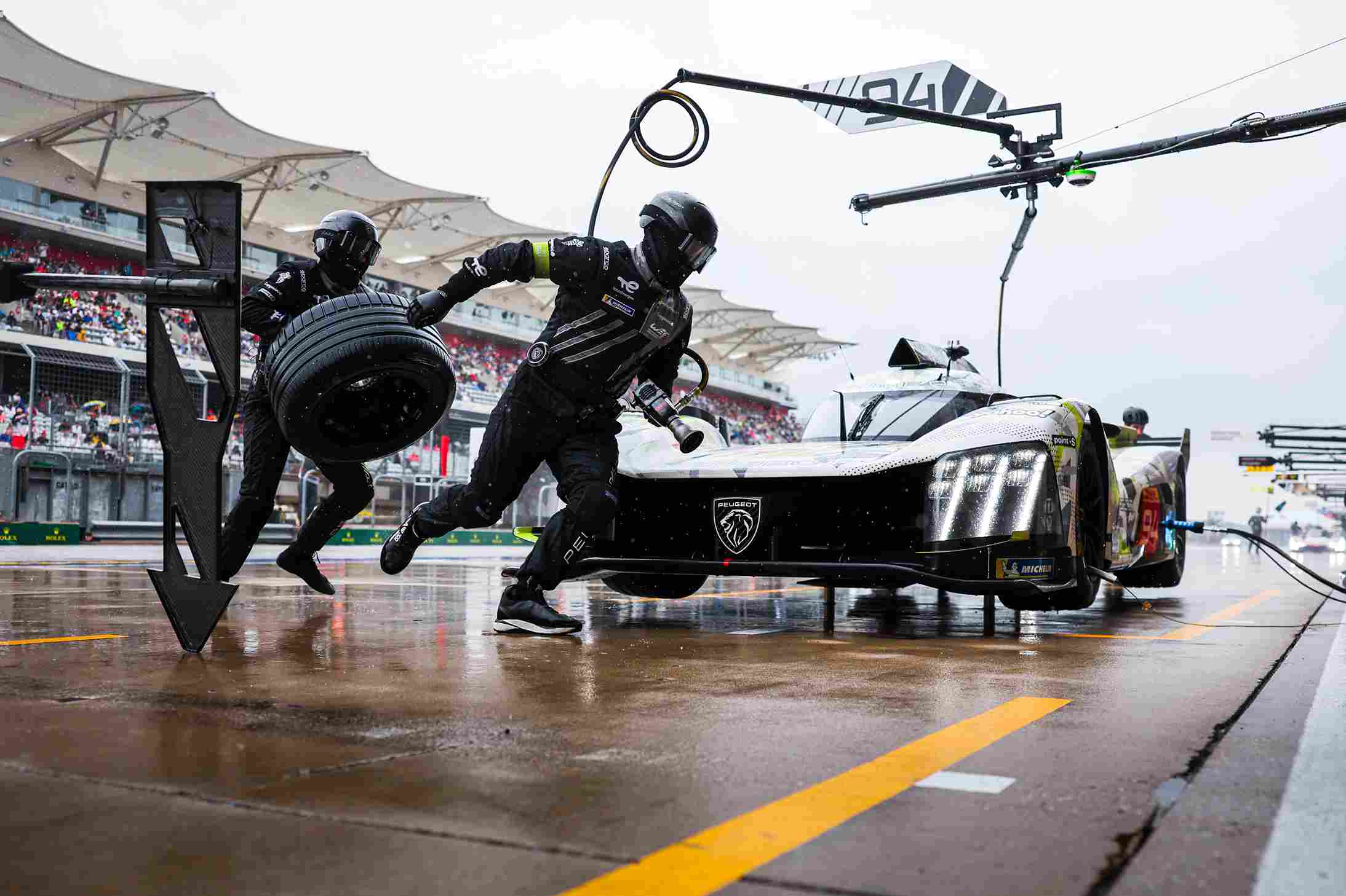 Peugeot 9X8 Fuji’de Çifte Zafer: İkinci Sıra ve Çift Araçla Top 5