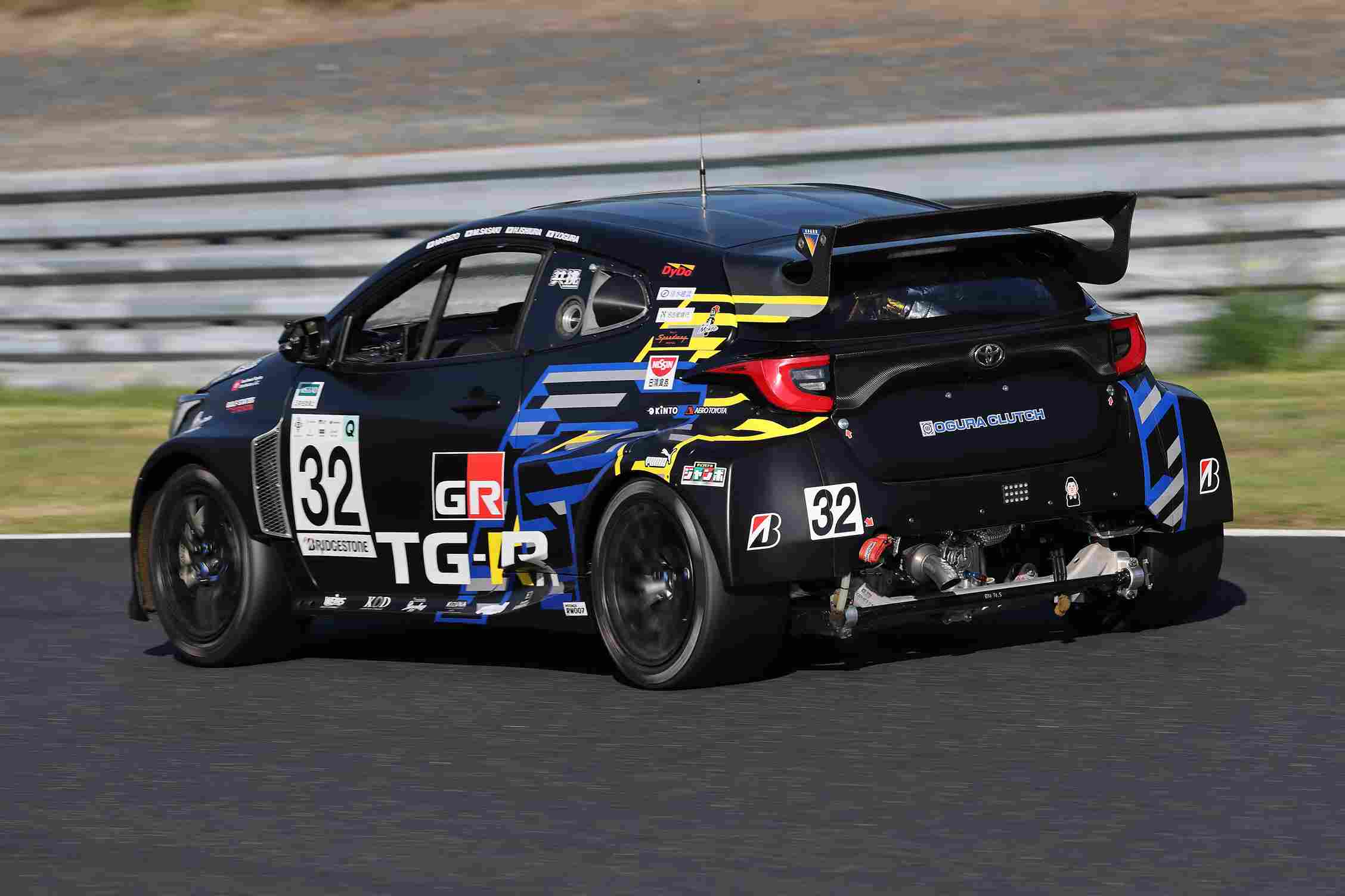 Toyota GR Yaris’in Motoru Artık Ortada! Pistlerin Kuralı Yeniden Yazılıyor!!