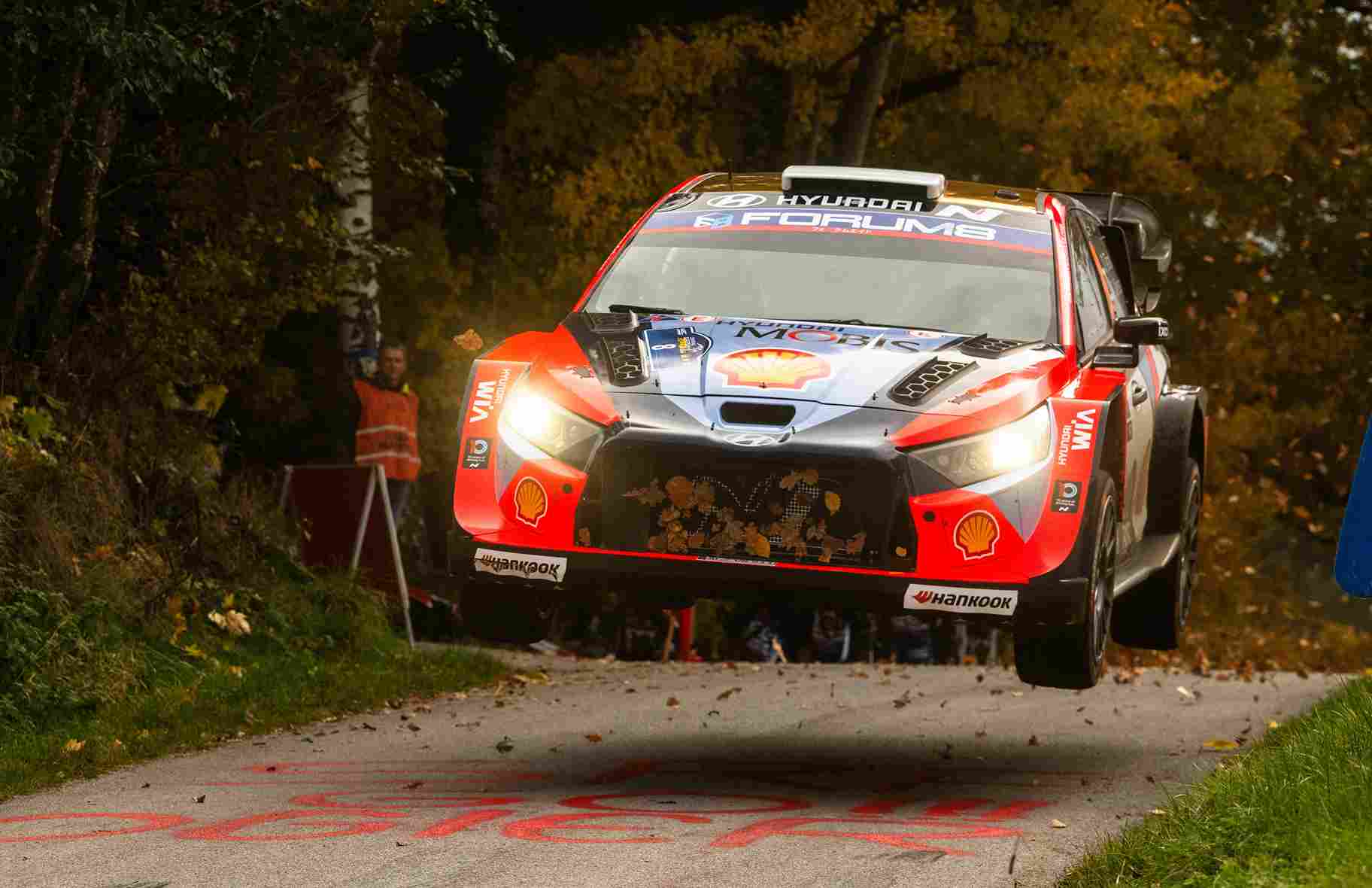 Ogier’in Kazasıyla Dengeler Değişti: Rovanperä 36.3 Saniyelik Farkla Liderliğe Yükseldi