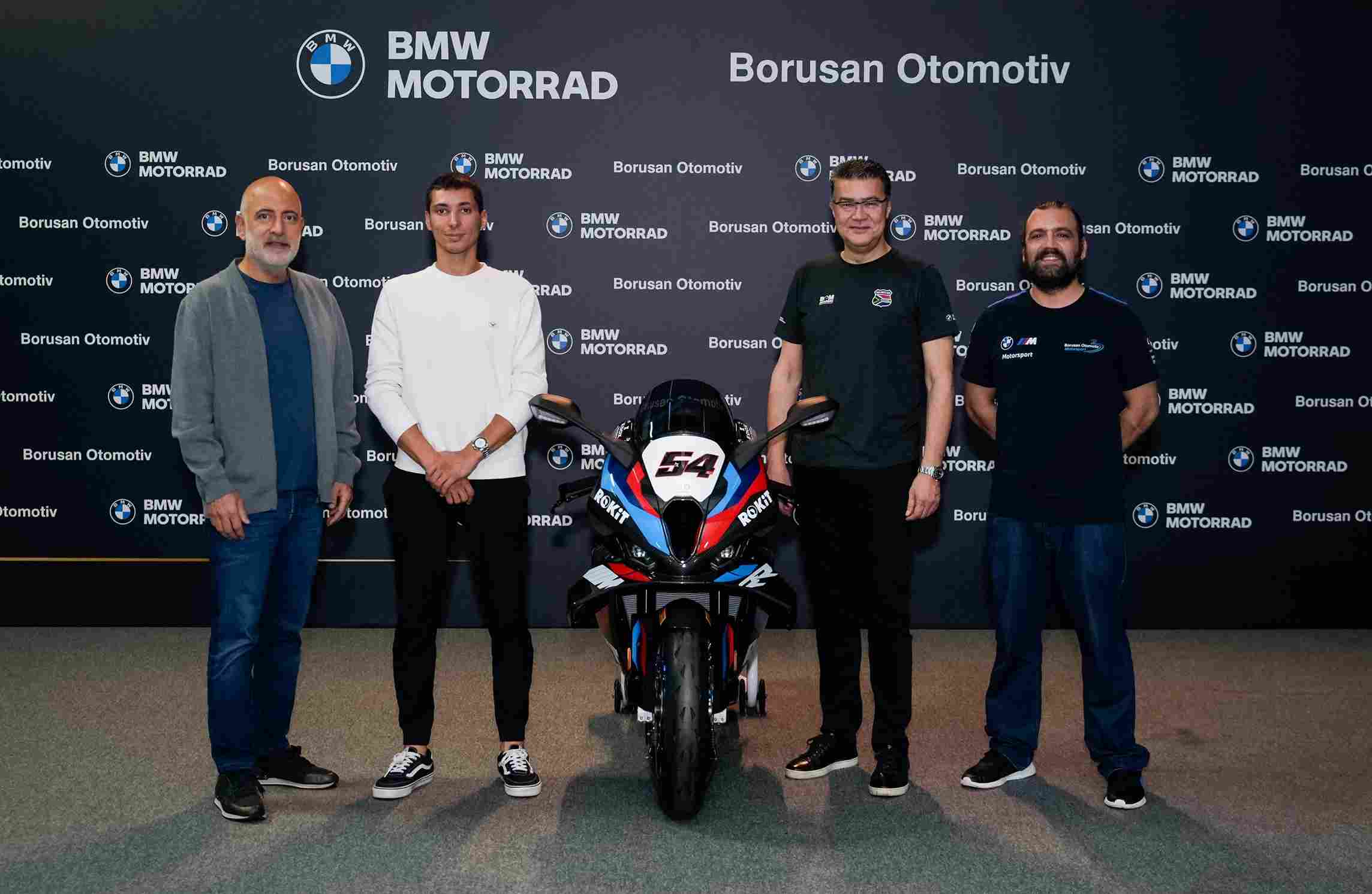 Toprak Razgatlıoğlu’na Özel BMW M 1000 RR Champions Edition Teslim Edildi
